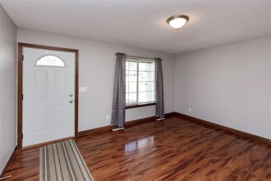 429 7th Ave SW, Cedar Rapids, IA 52404 - photo 4