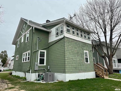 811 7th Ave S, Clinton, IA 52732 - photo 3