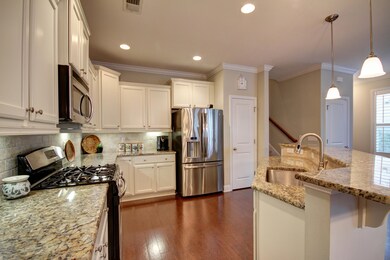 2072 Promenade_Kitchen 4