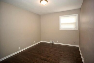 1501 Glen Rock Ave, Waukegan, IL 60085 - photo 6