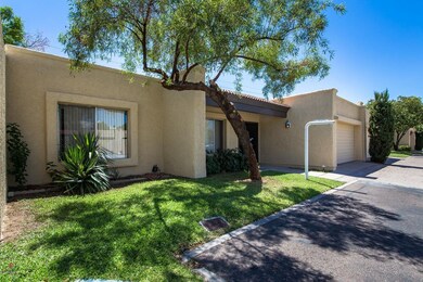 2207 W Claremont St-3