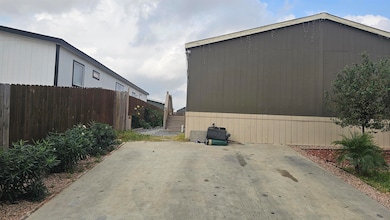 5132 Santa Rosa Dr, Laredo, TX 78046 - photo 2