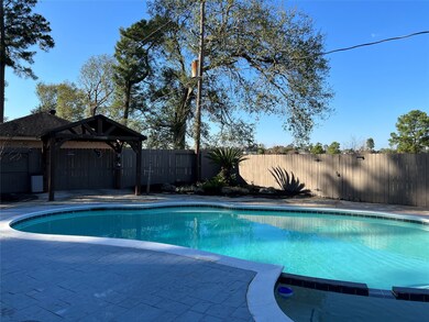 11602 Gatesden Dr, Tomball, TX 77377 - photo 2