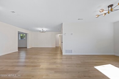 6603 Bo Peep Dr N, Jacksonville, FL 32210 - photo 3