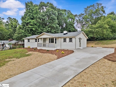 6 Pine Crest Dr, Travelers Rest, SC 29690 - photo 2