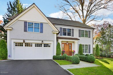 25 Druid Ln Riverside CT 06878-large-013