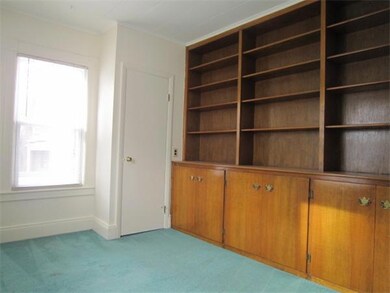 136 Washington Rd unit 1st flr, Springfield, MA 01108 - photo 7