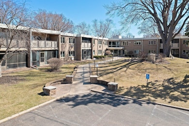 4380 Brookside Ct unit 103, Edina, MN 55436 - photo 5