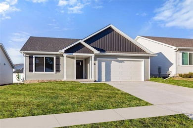 4316 Grover Woods Ln, Des Moines, IA 50317 - photo 2