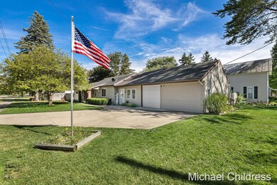 410 Hunt St SE, Lowell, MI 49331 - photo 2