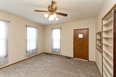 1508 12th Ave SE, Cedar Rapids, IA 52401 - photo 4