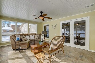 302 Simon Crestway, Waunakee, WI 53597 - photo 4