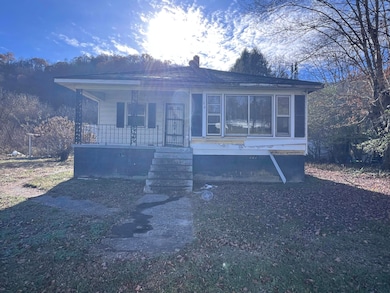 94 Paynes Ln, Pineville, KY 40977 - photo 2