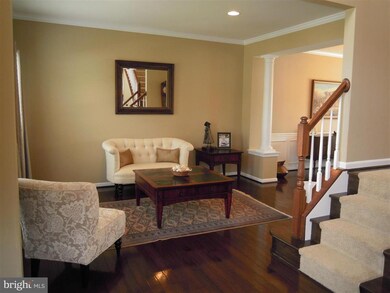 4890 Royal Coachman Dr, Elkridge, MD 21075 - photo 5