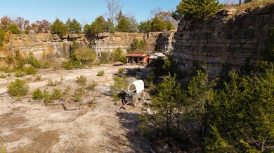 1 room cabin in an old rock quarry004