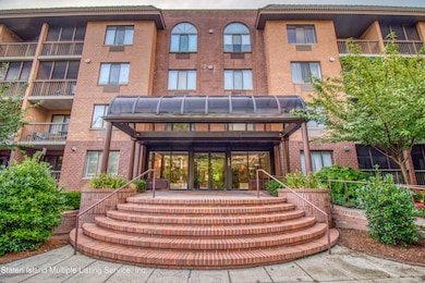 Welcome to 120 Wellington Court!