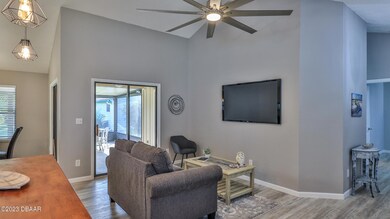 702 Sky Tree Ct-9