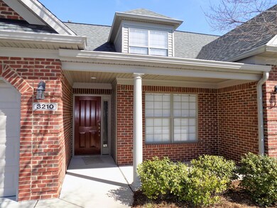 3210 Brittany Pointe Ln unit 3210, Louisville, KY 40220 - photo 2