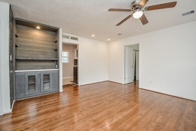 6422 Sherwood Dr, Houston, TX 77021 - photo 6