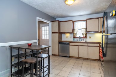 17 Grove Ave, Salem, NH 03079 - photo 2