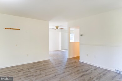 17816 Buehler Rd unit 163, Olney, MD 20832 - photo 6