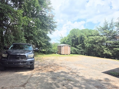 1104 W Crawford St, Dalton, GA 30720 - photo 4