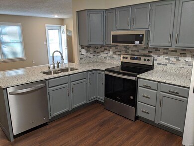 554 Kimberly Ct, Farmington, MO 63640 - photo 2