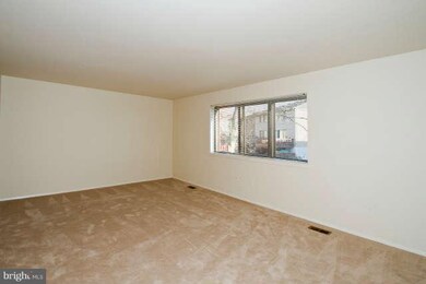 7494 Hickory Log Cir, Columbia, MD 21045 - photo 6