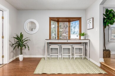 Eat-in Kitchen