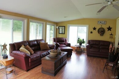 4486 Marvin Dr, Emmaus, PA 18049 - photo 5