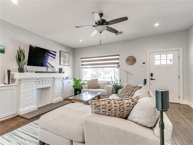 Living - Your open concept living space offers han