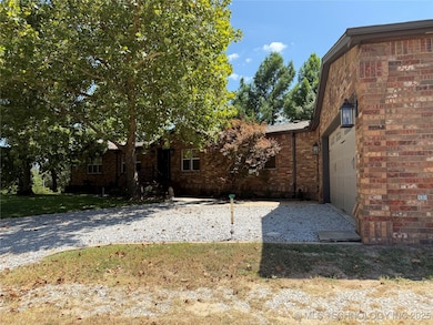 1527 Dillard Rd, Wilson, OK 73463 - photo 6