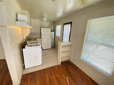 1420 Michial St unit A, Denton, TX 76205 - photo 5