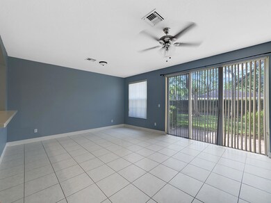 112 Via Aurelia Living