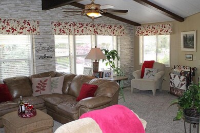 Living Room (4)