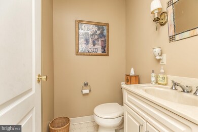 10 Englewood Rd, Baltimore, MD 21210 - photo 2