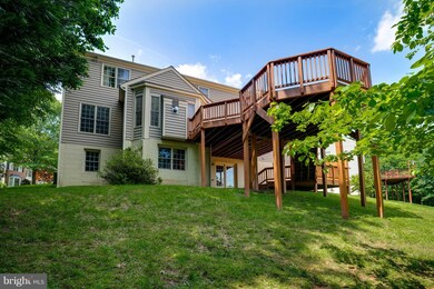8627 Cross Oaks Ln, Fairfax Station, VA 22039 - photo 3