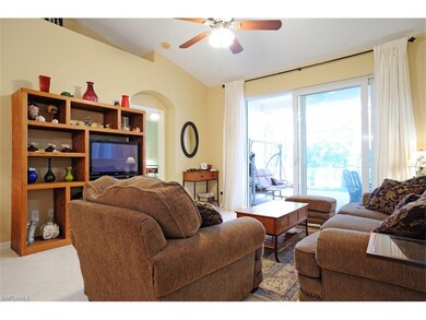 Living Area to Extended Lanai