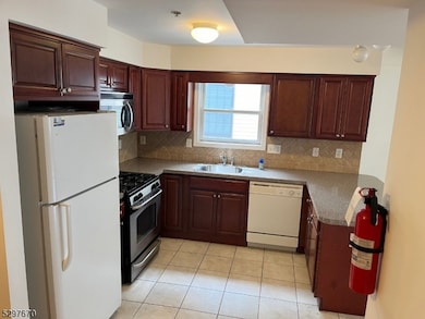 157 Lafayette St unit 2, Newark, NJ 07105 - photo 3