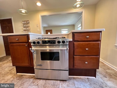 5843 Edgehill Dr, Alexandria, VA 22303 - photo 7