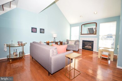 25272 Riffleford Square unit 302, Chantilly, VA 20152 - photo 5