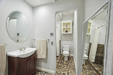 First guest ensuite bathroom, single vanity with s