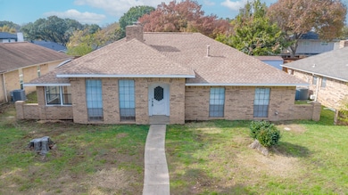 445 Brookfield Dr, Garland, TX 75040 - photo 2