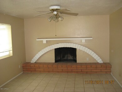 Cozy Fireplace in FR