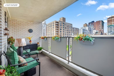 Gramercy Park Towers unit 8K, New York, NY 10003 - photo 7
