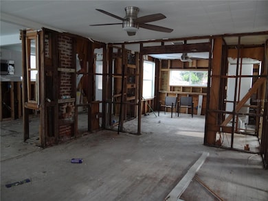 14117 Palm St, Madeira Beach, FL 33708 - photo 3