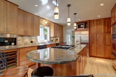 TIMELESS KITCHEN W/GRANITE,WOLF RANGE,