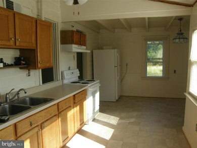 850 Bounty Place, Owings, MD 20736 - photo 2