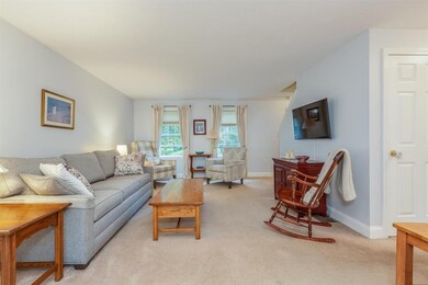 24 Chasebrook Cir, Litchfield, NH 03052 - photo 5