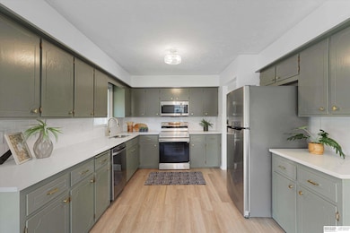 4915 Robin Dr, Omaha, NE 68157 - photo 7